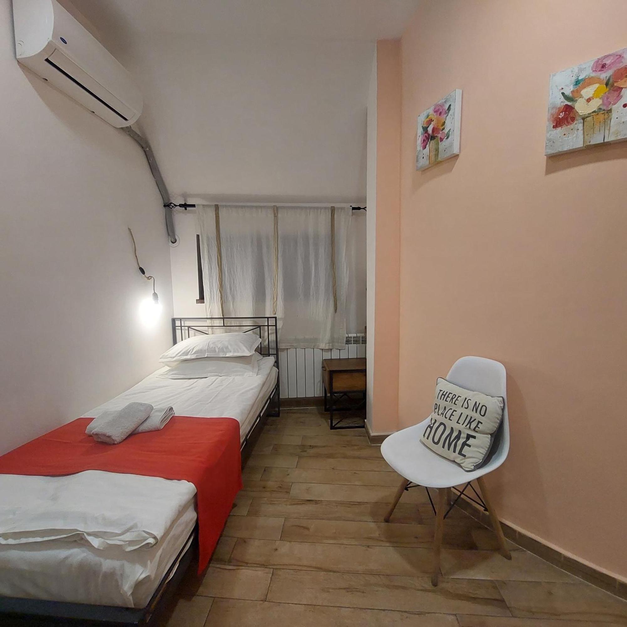 Blur Inn Gallery Ереван Екстериор снимка