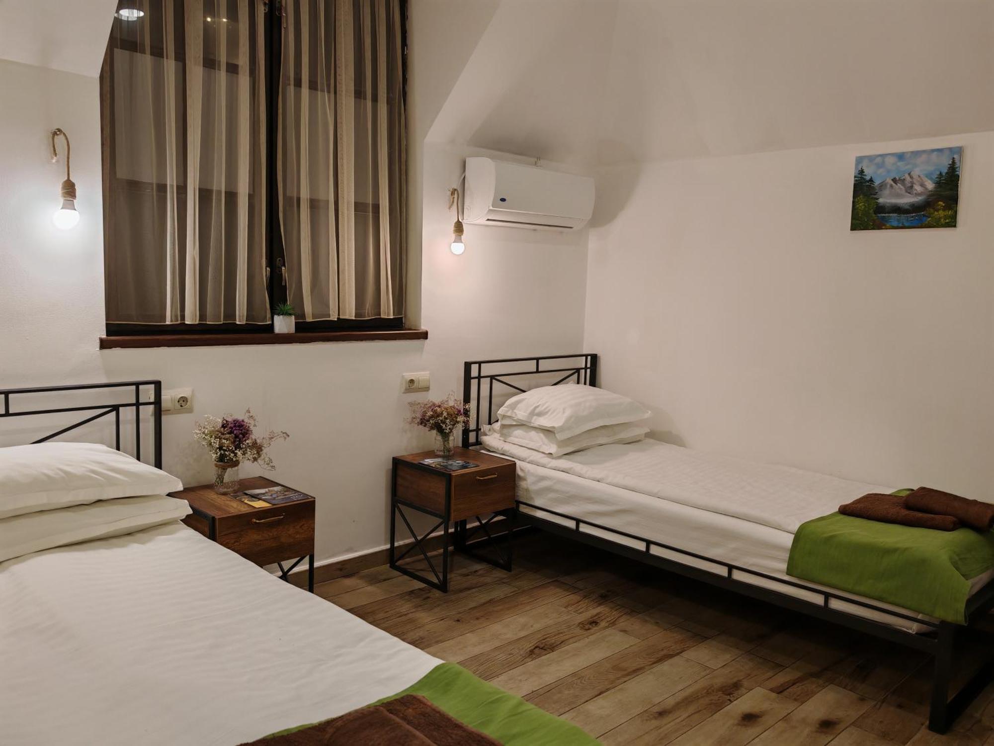Blur Inn Gallery Ереван Екстериор снимка