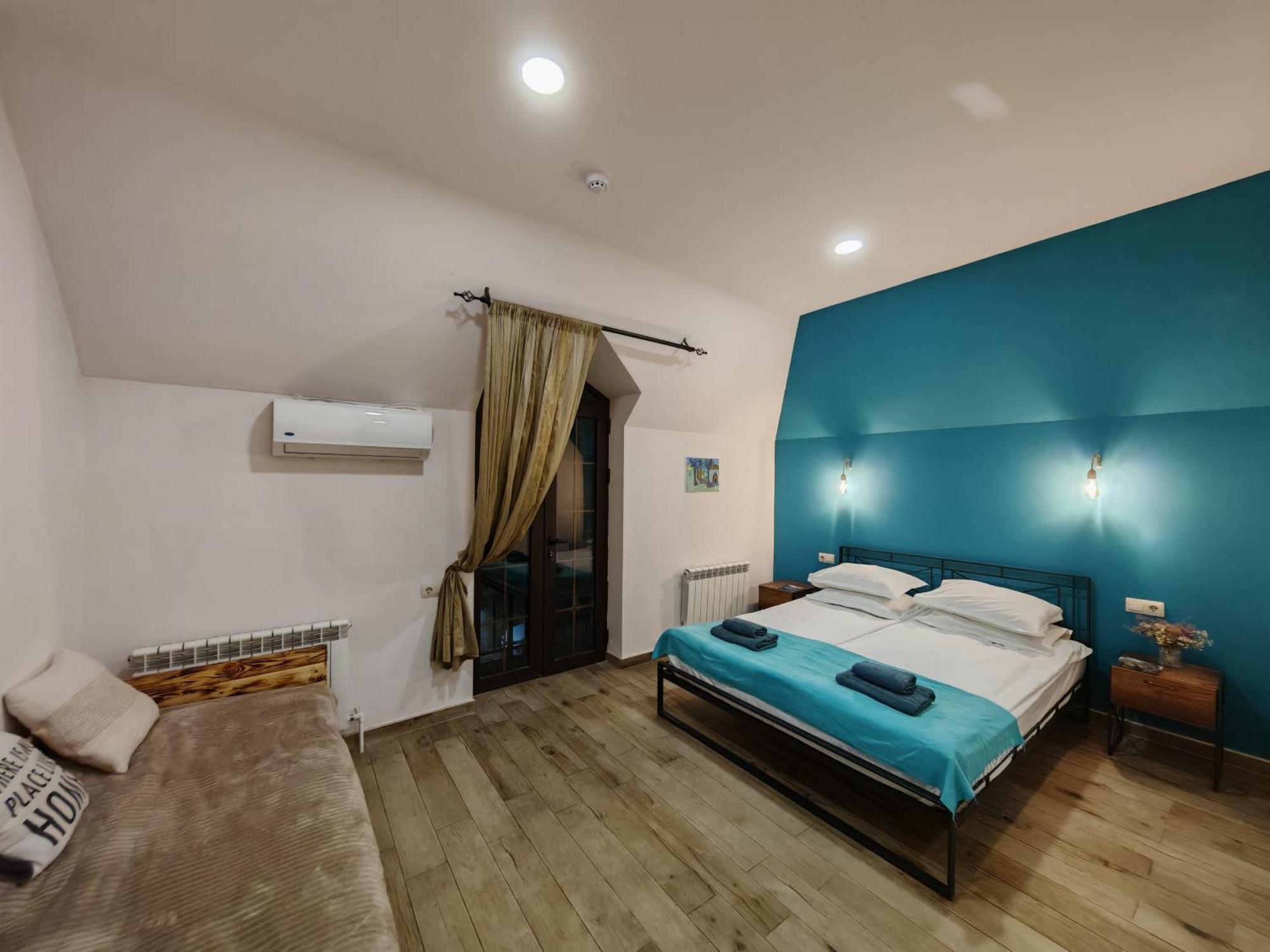 Blur Inn Gallery Ереван Екстериор снимка